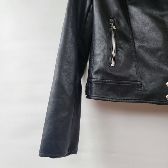 BlankNYC Black Moto Jacket Size XS Faux Leather Minimalist Chic Silver Zippers - Picture 6 of 16